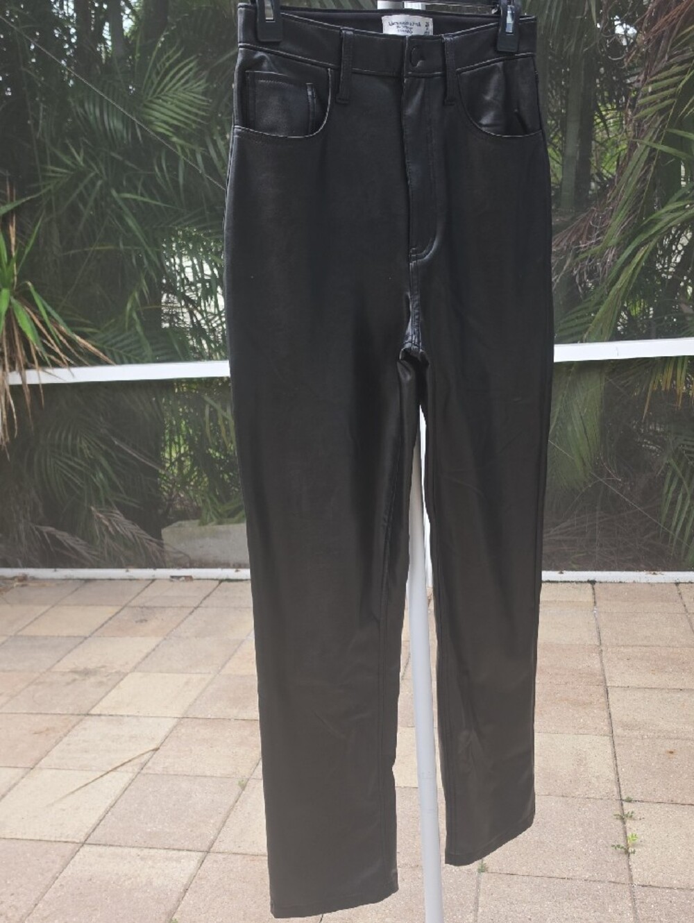 ABERCROMBIE & FITCH The 90s Straight Ultra High Rise Faux Leather Pants